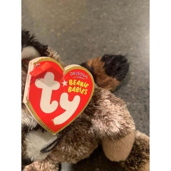 Ty Beanie Babies  Sneaks Raccoon - Picture 7 of 7